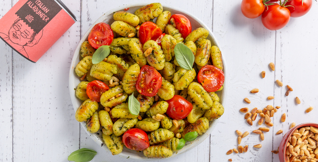 Gnocchi mit grünen Pesto und Tomaten 
