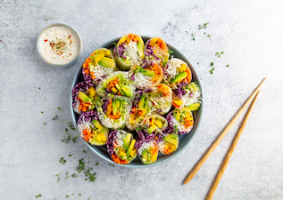 Summerrolls mit Avocado und Kräuterdip 