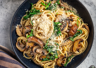 Spaghetti mit Grünkohl, Pilzen und Parmesan
