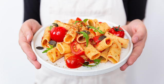 Rigatoni mit Tomatensugo und Ofentomaten 